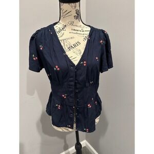 Old Navy Women's Navy Cherry Print Peplum Top Size M Short Sleeve V Neck Button‎